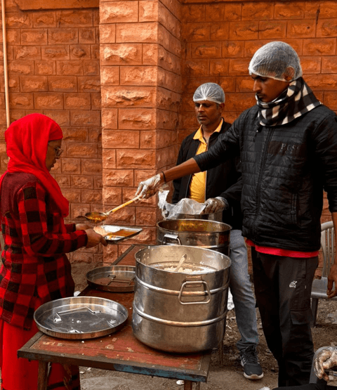 Anna Daan Seva in action